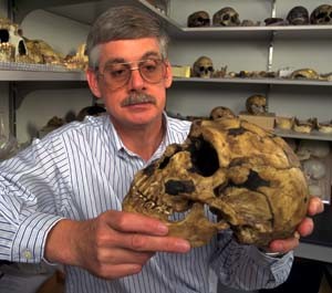 Antropoloq E. Trinkaus: "Neandertalların müasir insanlardan ibtidai sayıla biləcək heç bir xüsusiyyəti yoxdur".